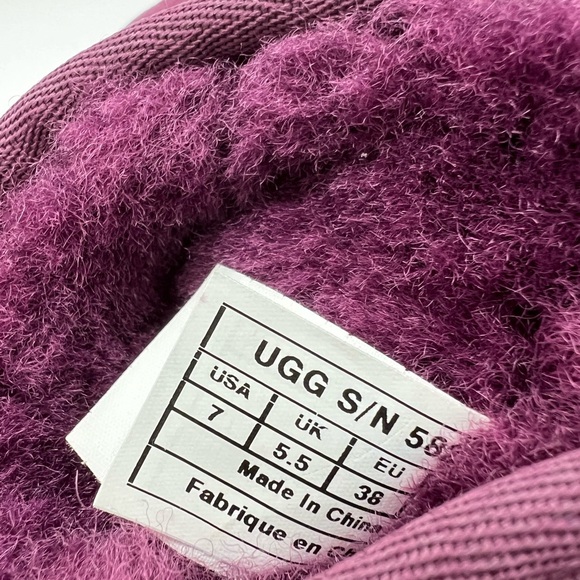 UGG Classic Short II Boot Plum Purple Size 7. Excellent condition. - Picture 7 of 8